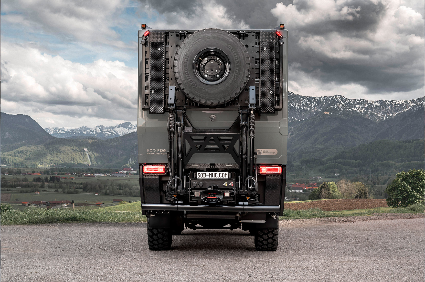 SOD PEAK 4x4 Expeditionsmobil from back